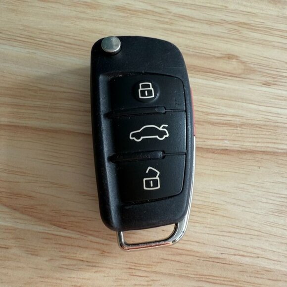 Audi A6 2008 Black OEM Flip Key Fob With Lock Trunk Unlock Buttons Car Remote - Picture 1 of 9